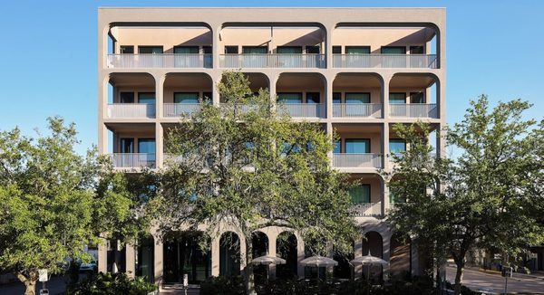 Hotel Henrietta — Property