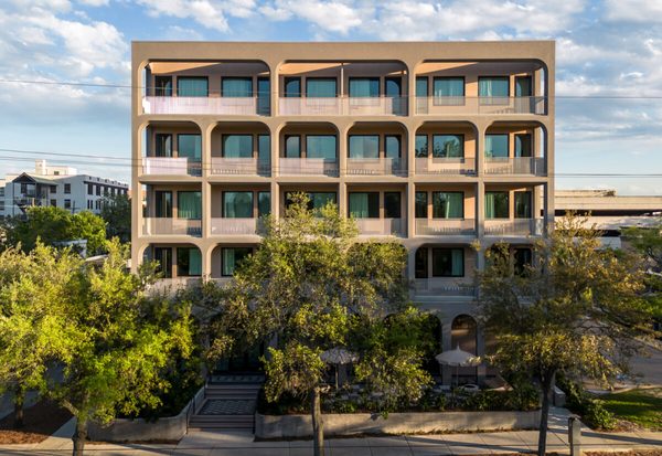 Hotel Henrietta — Property