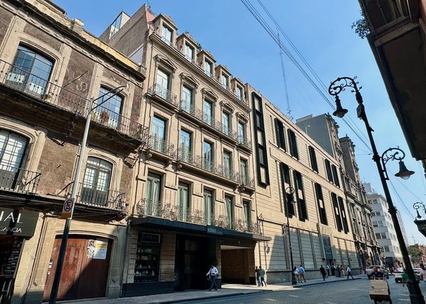 Hotel Historico Central — Property
