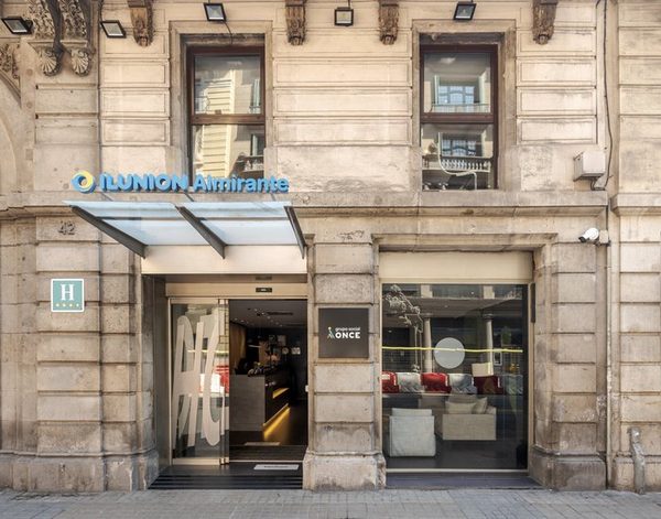 Hotel Ilunion Almirante Barcelona Catalonia — Property