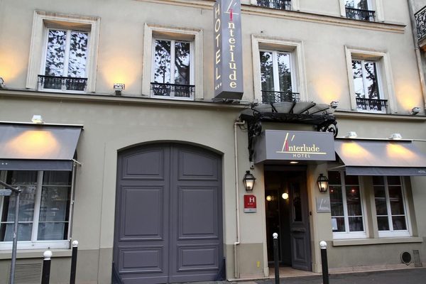 Hotel L interlude — Property
