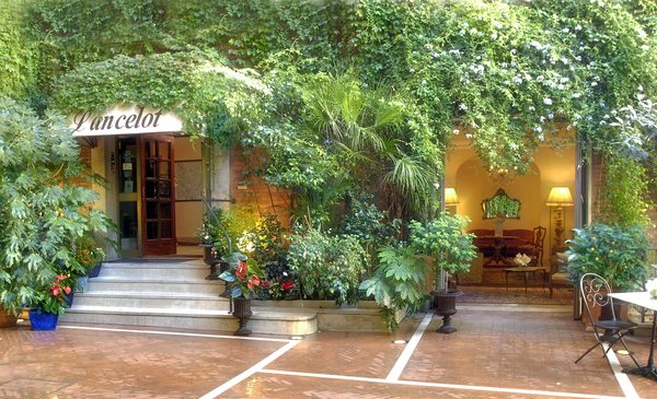 Hotel Lancelot — Property