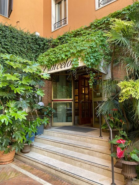 Hotel Lancelot — Property