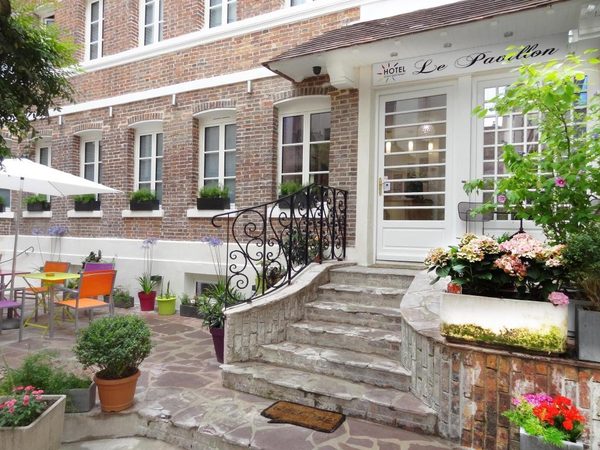 Hotel Le Pavillon — Property
