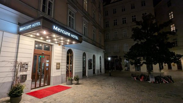 Hotel Mercure Vienna First — Property