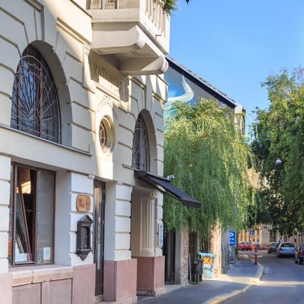 Hotel Mika Downtown — Property