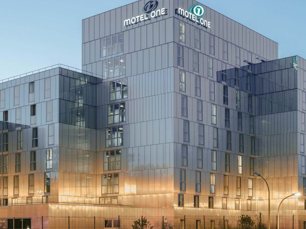 Hotel Motel One Paris Porte Doree — Property