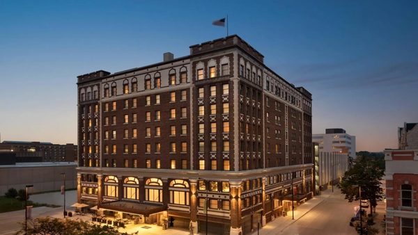 Hotel Northland Autograph Collection — Property