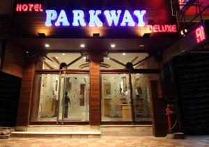 Hotel Parkway Deluxe — Property