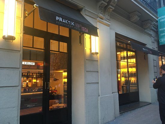 Hotel Praktik Vinoteca Barcelona Catalonia — Property