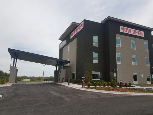 Hotel Pryor — Property