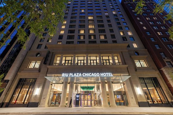 Hotel Riu Plaza Chicago — Property