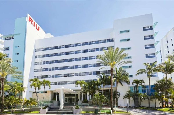 Hotel Riu Plaza Miami Beach — Property