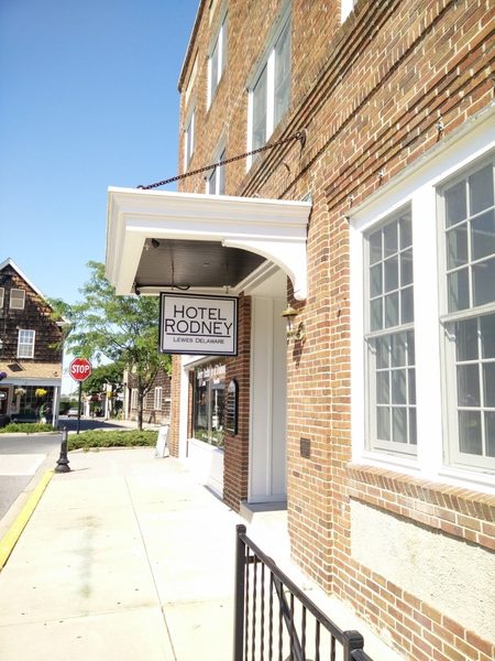 Hotel Rodney Lewes De — Property