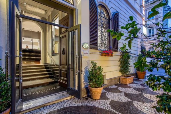 Hotel Royal Court — Property