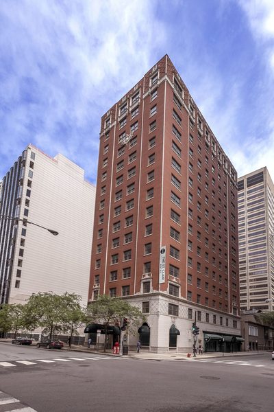 Hotel Saint Clair Magnificent Mile Chicago Illinois — Property