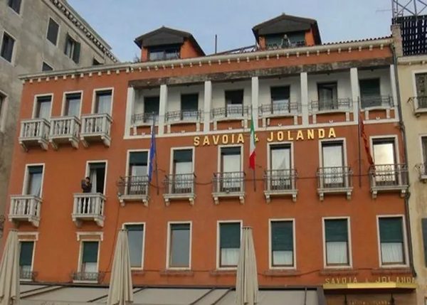 Hotel Savoia Jolanda — Property