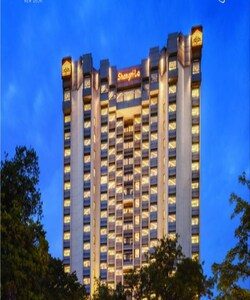 Hotel Shangri la — Property