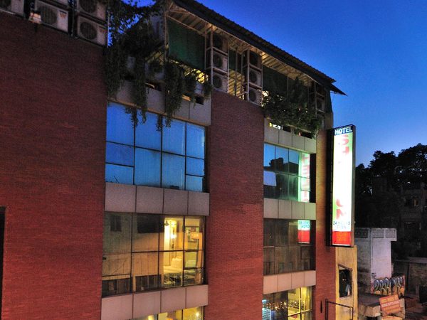 Hotel Shelton — Property