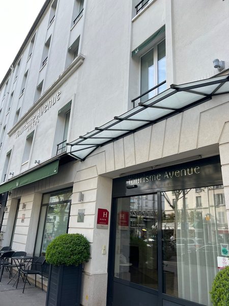 Hotel Tourisme Avenue — Property