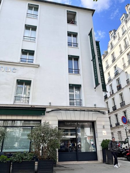 Hotel Tourisme Avenue — Property