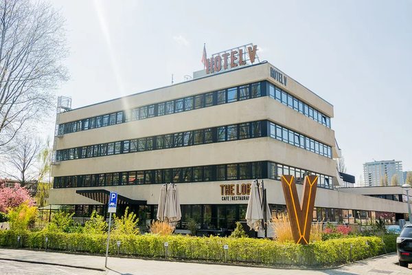 Hotel V Fizeaustraat — Property