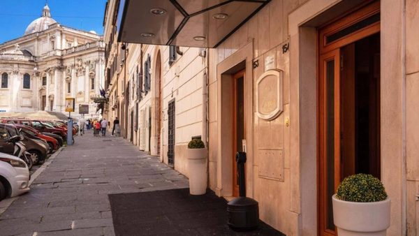 Hotel Verona — Property