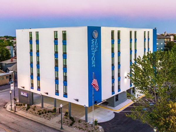 Hotel Westport Kansas City Tapestry Collection by Hilton — Property