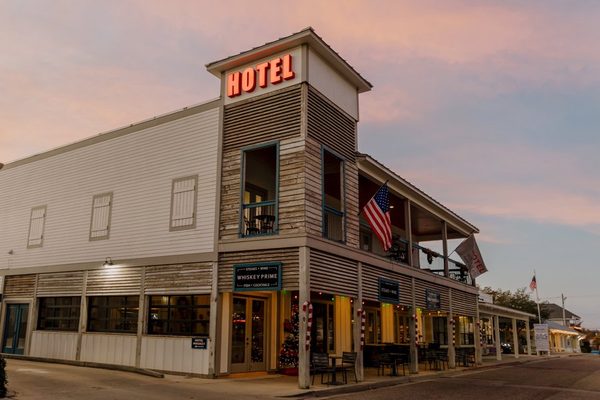 Hotel Whiskey In Pass Christian — Property