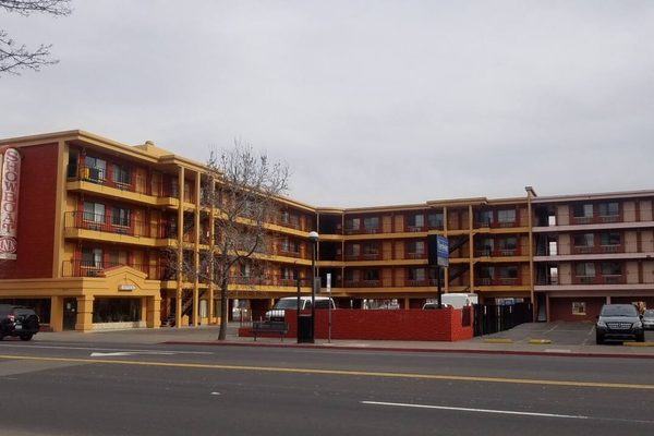 Howard Johnson by Wyndham Reno — Property