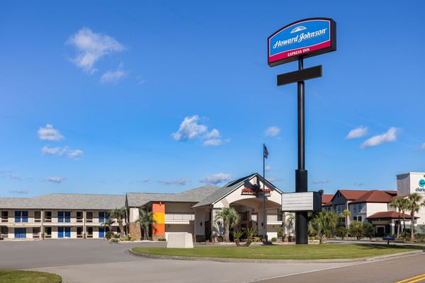 Howard Johnson by Wyndham Savannah GA — Property
