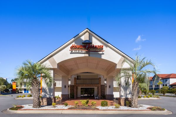 Howard Johnson by Wyndham Savannah GA — Property