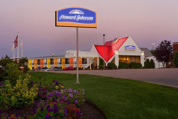 Howard Johnson by Wyndham Wilmington — Property