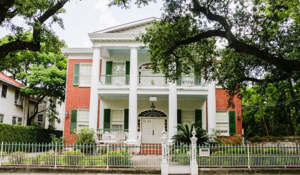 HUBBARD MANSION BED BREAKFAST — Property