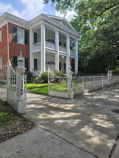 HUBBARD MANSION BED BREAKFAST — Property