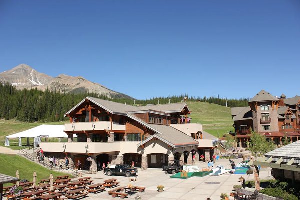 Huntley Lodge — Property