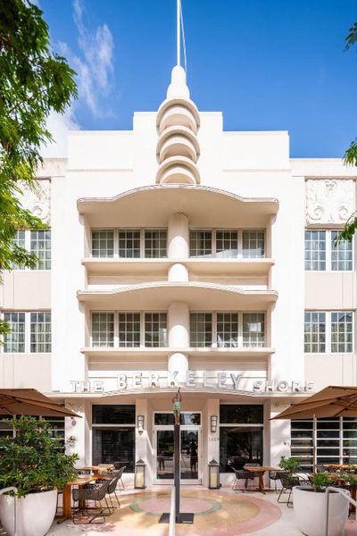 Iberostar Waves Berkeley Shore Miami Beach Florida — Property