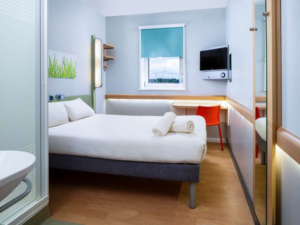 Ibis budget Edinburgh Park — Property