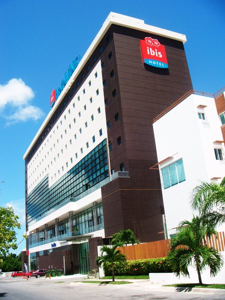 Ibis Cancun Centro Hotel — Property