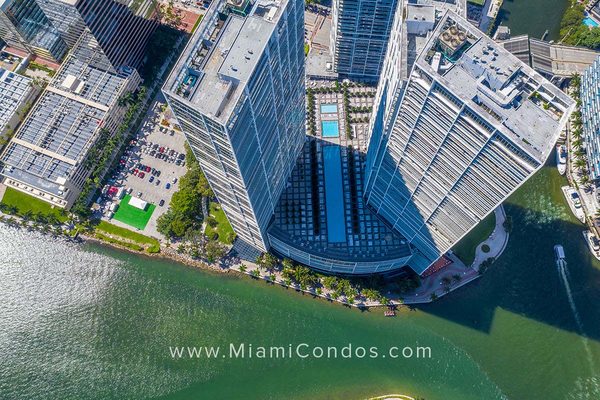 Icon Brickell Residences Miami Florida — Property