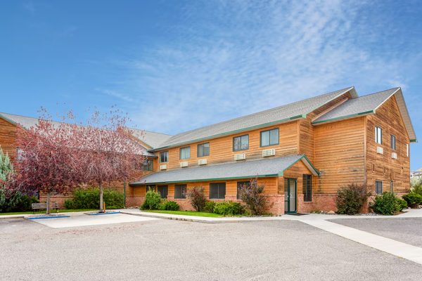 Inn at Lander Travelodge by Wyndham — Property