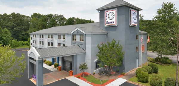 Inn Clemson — Property