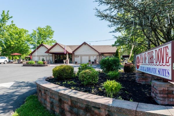 Inn of the Dove Romantic Suites Bensalem — Property