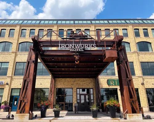 Ironworks Hotel Indy Indianapolis Indiana — Property