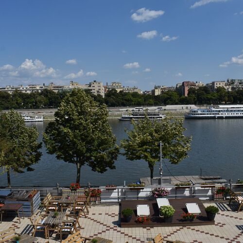Island Hostel Budapest — Property