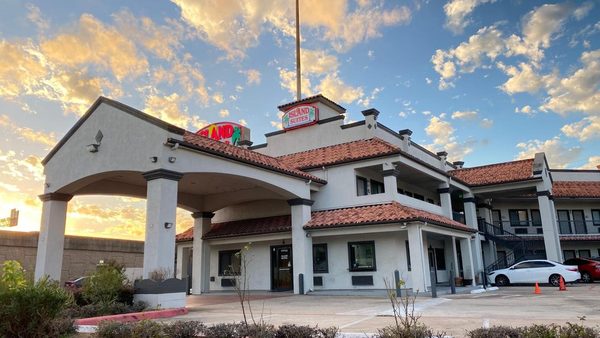 Island Suites Hobby Airport — Property