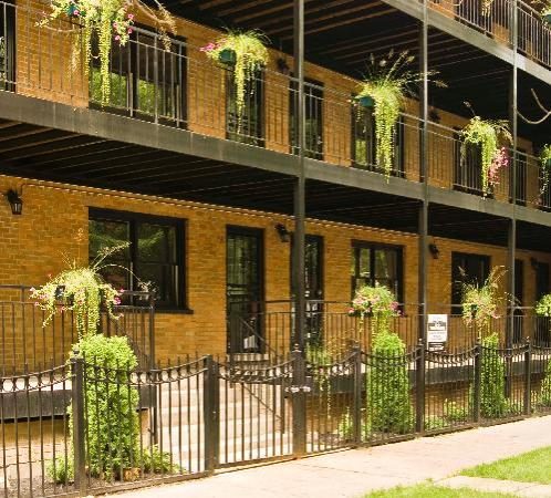 Ivy Terrace Apartments Chicago Illinois — Property