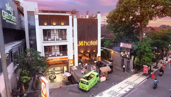 J4 Hotels Legian — Property