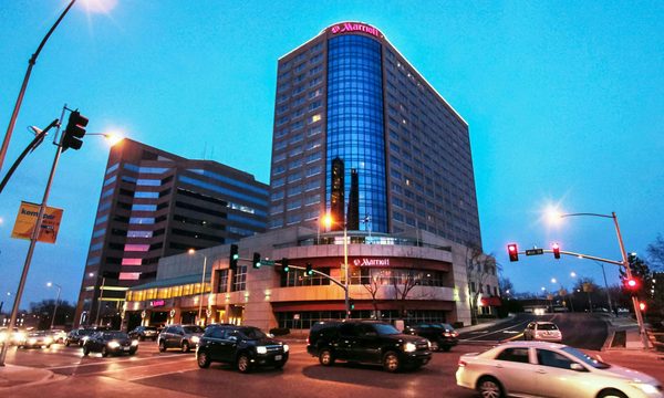 Kansas City Marriott Country Club Plaza — Property