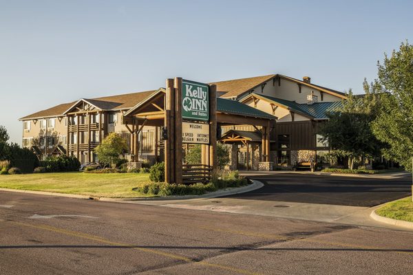 Kelly Inn and Suites Mitchell — Property